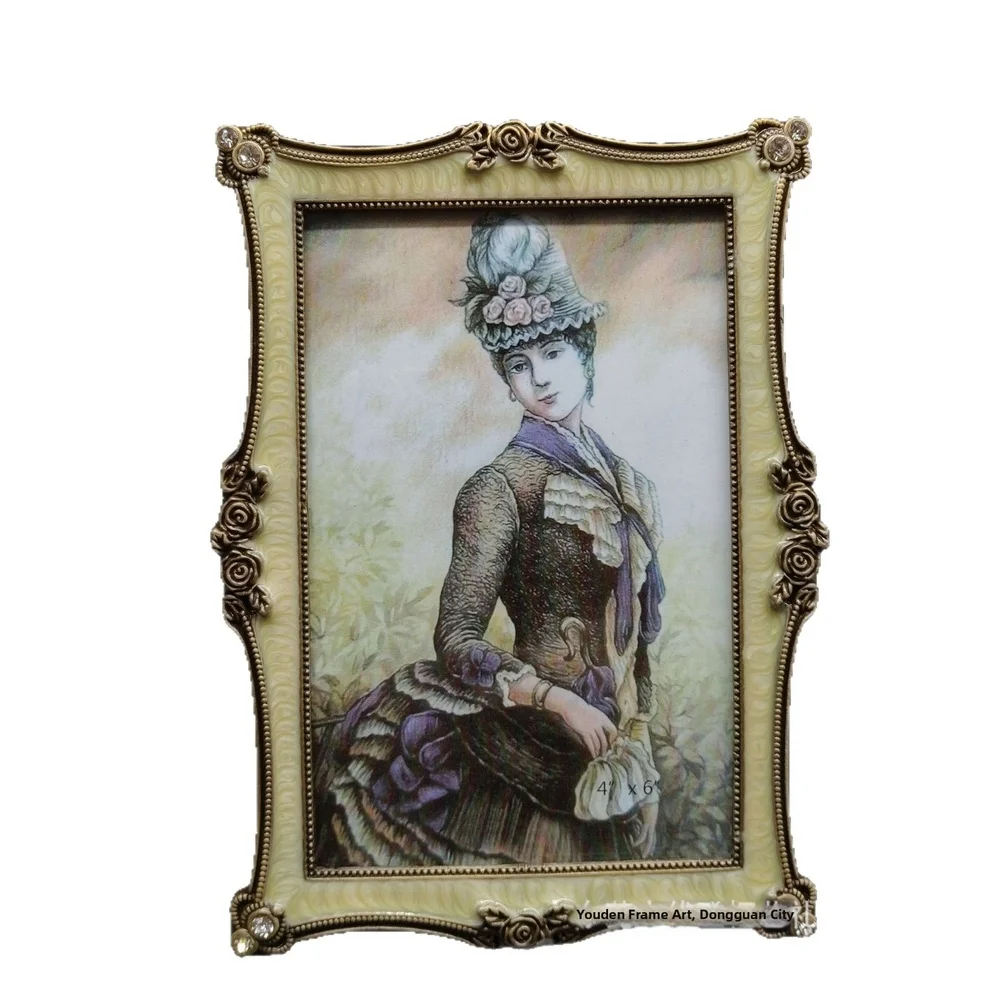 Retro Vintage Metal Photo Picture Frame, 6‑7 Inch Decorative Frame For Table Display And Wall Hanging Home Ornament
