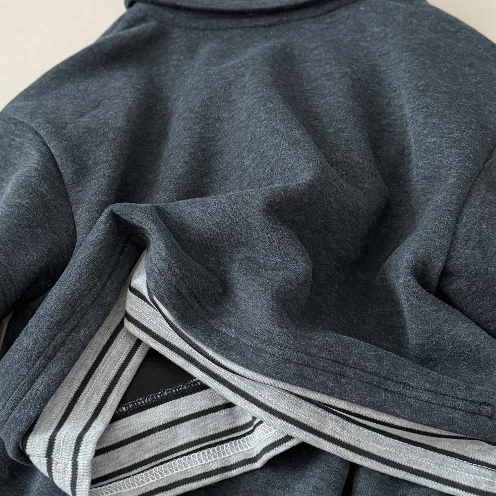 Herbstliche Kinder-Kleidungssets mit Polo-Shirt-Optik, gestreifte Patchwork-Sweatshirts und Hosen, 2-teiliger Freizeitanzug für Jungen und Mädchen – Detail 7