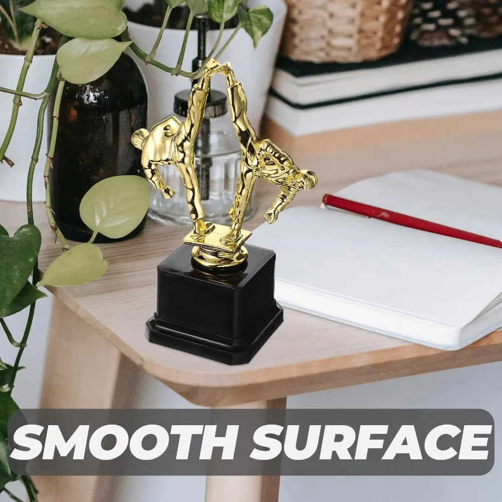 Martial Arts Gold Trophy Awards Plastic Model Taekwondo Competition Small Prize Cup Gold Man Craft Souvenirs Winner Award Trophy