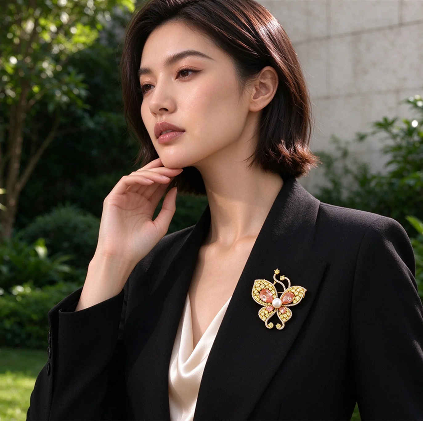 Bohemia Hollow Vivid Butterfly Copper Inlaid Zircon Pearl Brooch Pin for Formal Dress Suit Clothing Decor Jewelry Accessory Gift