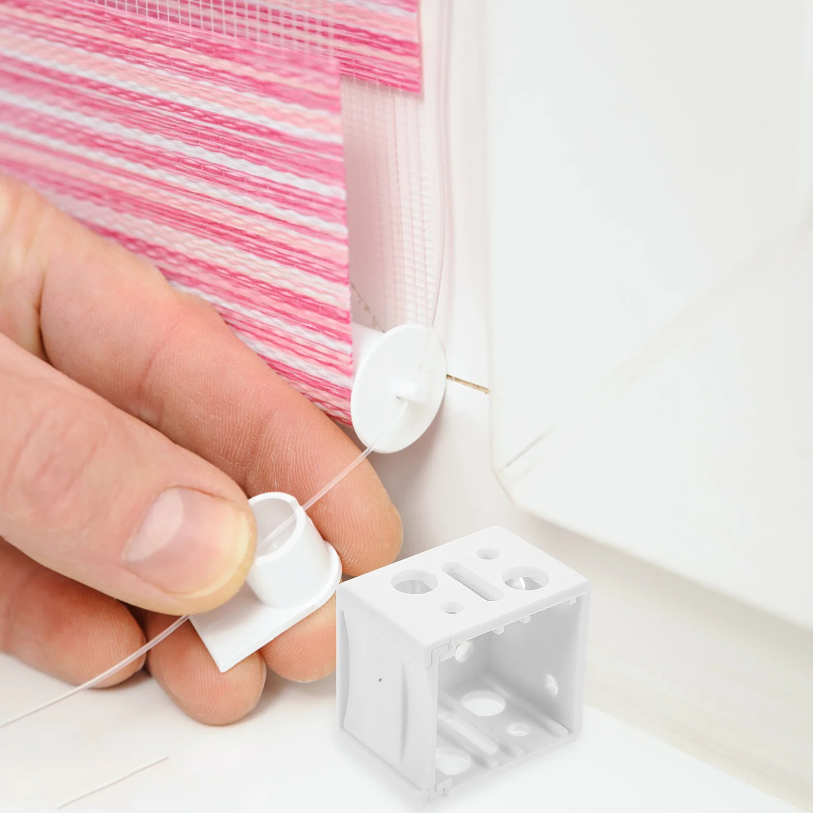 

12Pcs White Blind Holders ABS Material Mounting Brackets for Mini Blinds Internal External Installation Blind Brackets