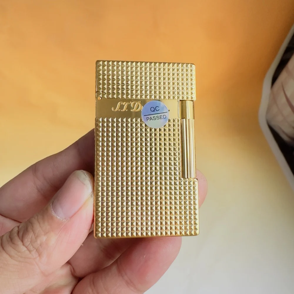 Dupont lighter Luxe merk aansteker, met een helder en luid geluid, een perfect cadeau voor mannen, inclusief gepersonaliseerde accessoires. Dupont  Logo