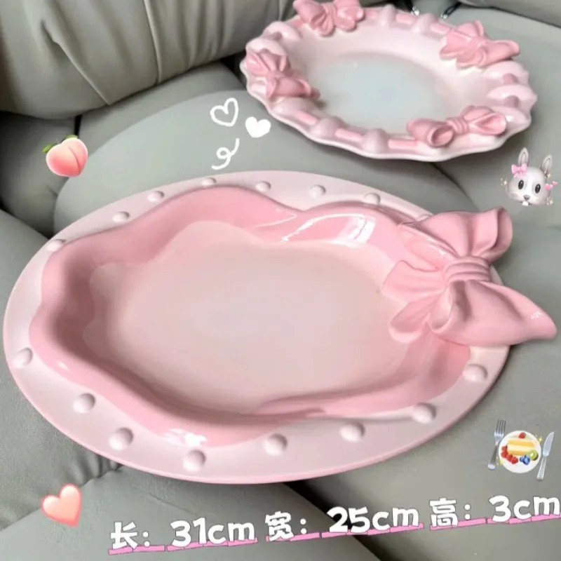 

Pet cat bow underglaze hand-painted relief three-dimensional ceramic plate