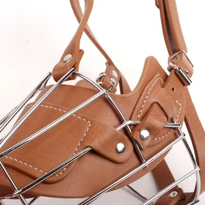 Ayarlanabilir, nefes alabilen deri evcil hayvan ağız maskesi, köpek üzerinde maske namlu, Isırmaya karşı koruma, metal köpek aksesuarlarının en iyi yüzleri - köpekler için 8 temel satış desteği - №5