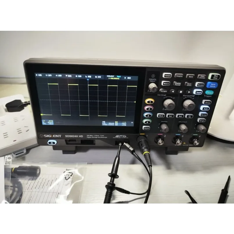 1 unidad nueva de osciloscopio digital de almacenamiento de alta resolución Siglent SDS824X serie HD, 12 bits, frecuencia de muestreo de 2G, ancho de banda de 70MHz, 4 canales