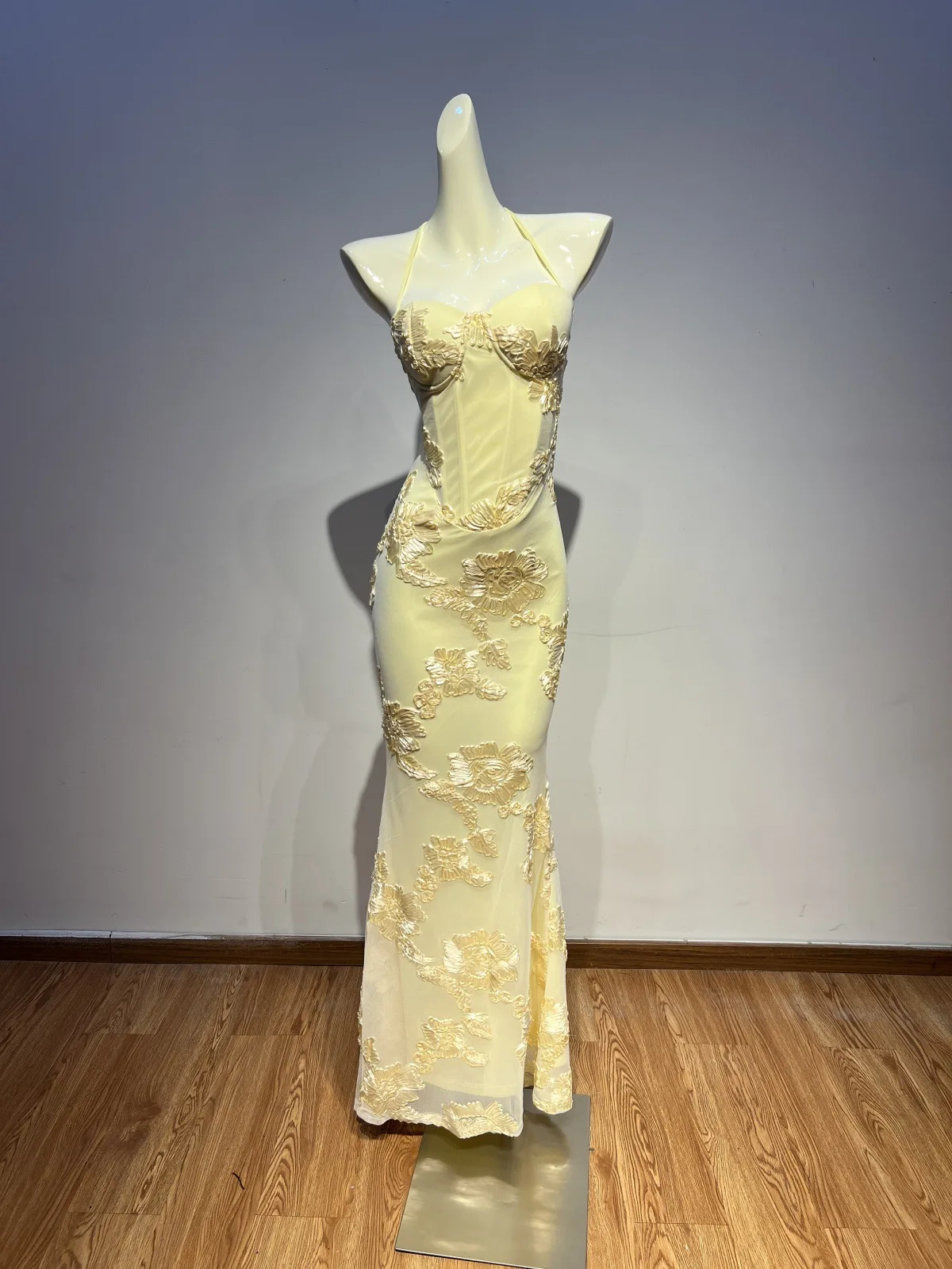 2025 Donne Celebrity Sexy Senza maniche Ricamo Fiori Abiti blu Abito Elegante Evening Party Club Vestido