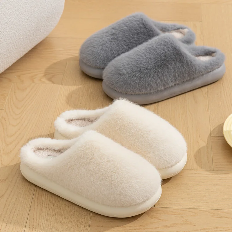 Pantoufles d'hiver en fourrure moelleuse pour femmes, chaussures chaudes en coton en peluche de couleur unie, pantoufles d'intérieur en fausse fourrure à semelle épaisse et souple