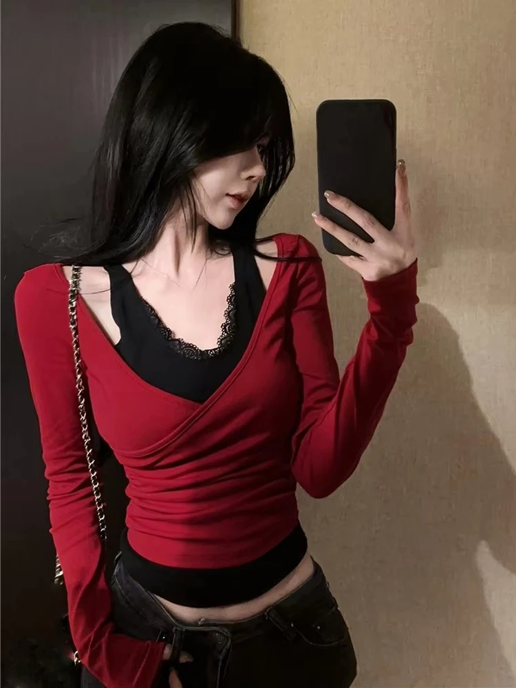 وهمية قطعتين Y2k بلايز النساء الملابس 2025 جديد أزياء من الدانتل المرقعة كم طويل بلايز موضة مثير مطوي Bodycon تي شيرت