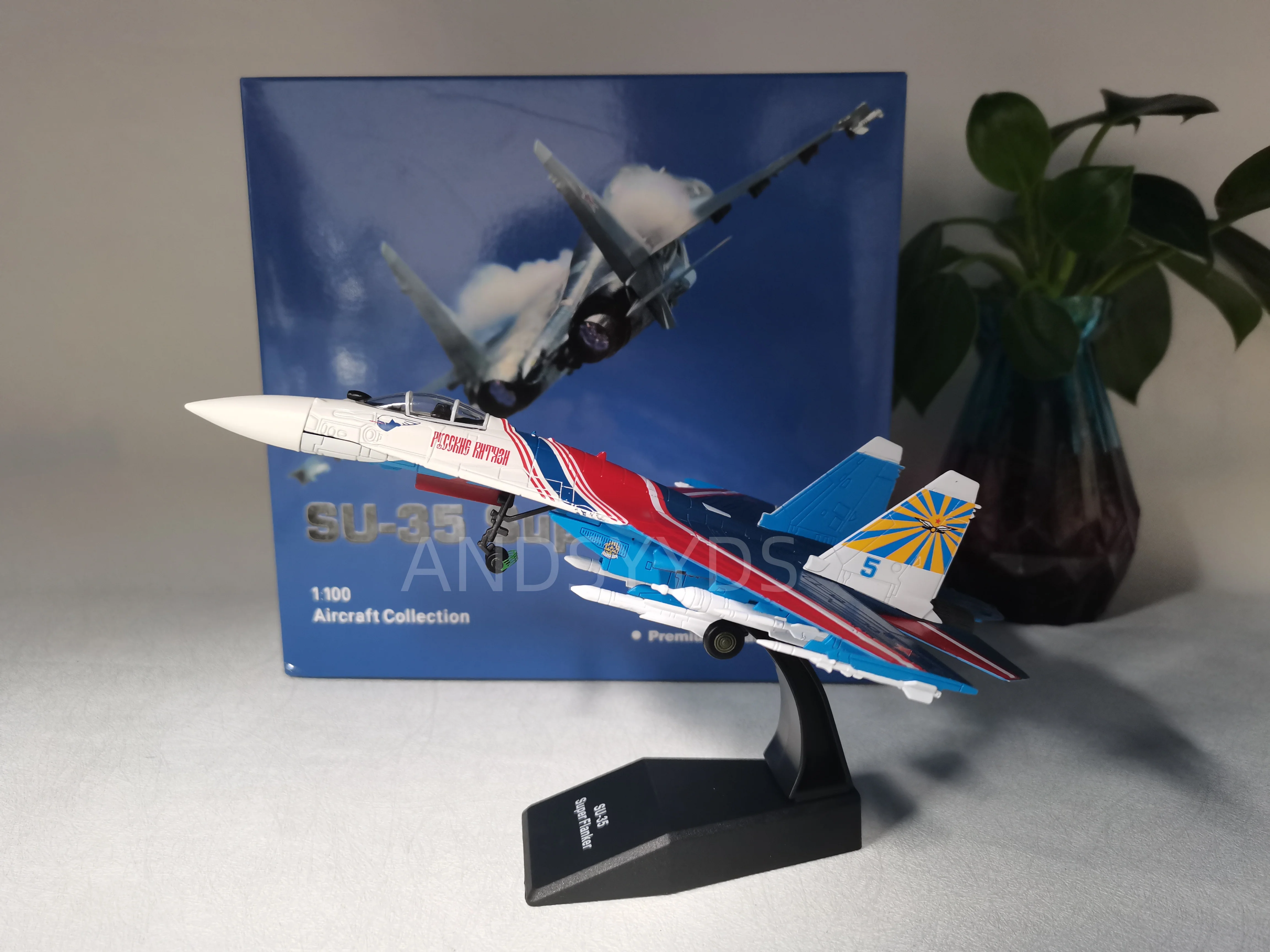 1/100 SU-35 Airplane Model Russian Knight Fighter Alloy Diecast Plane Display Model Aircraft for Collection or Gift