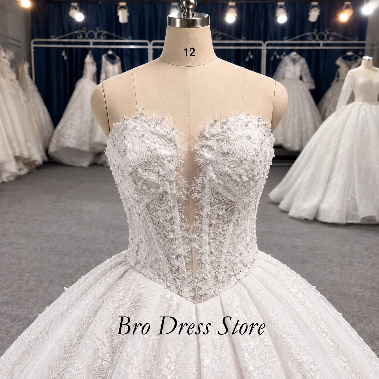 Customized Elegant Strapless Wedding Dress Sweetheart Lace Corset Ball Gown Bridal Dress Princess Gown Vestido De Novia