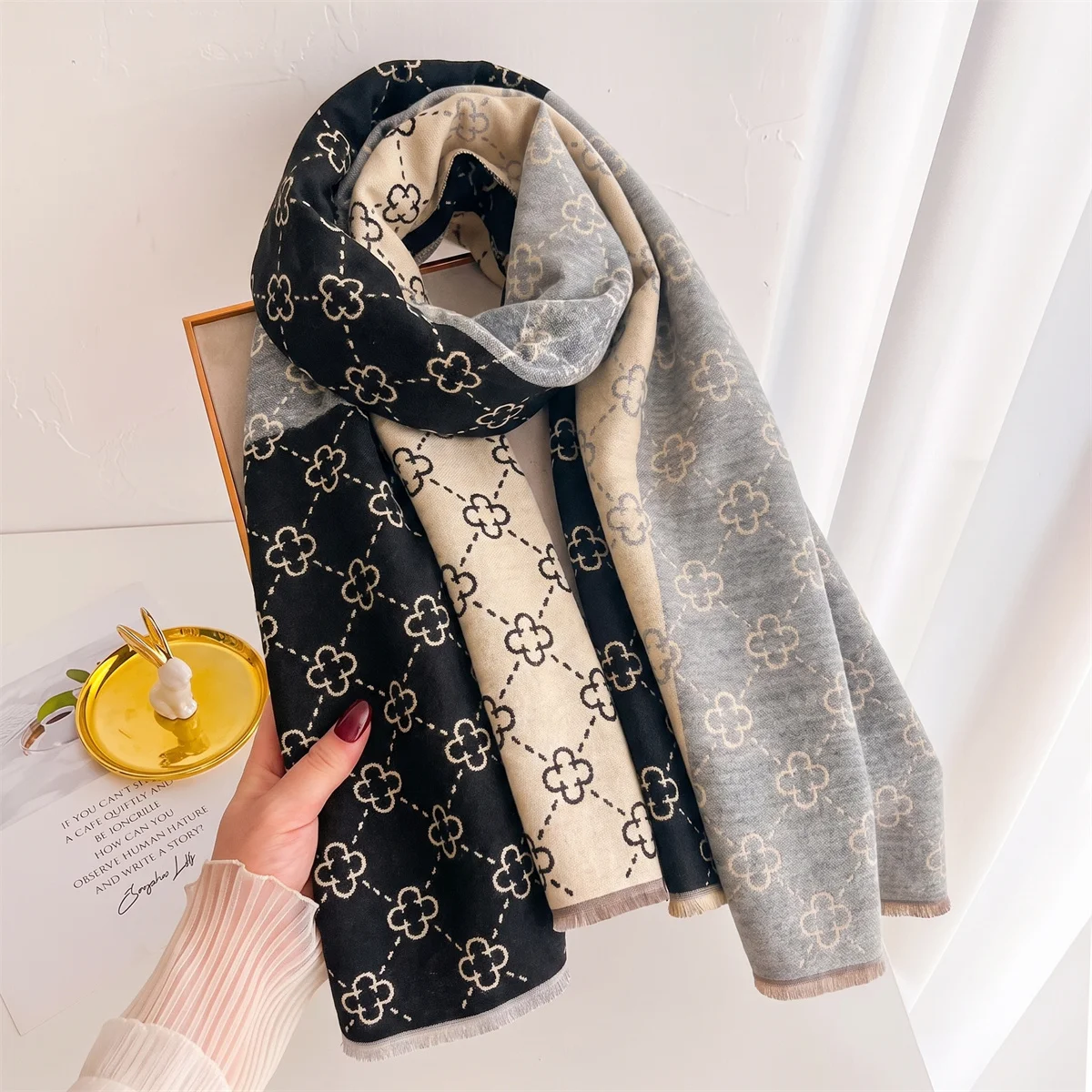 Fashion Contrast Color Block Clover Pattern Scarf Ladies Geometric Floral Printed Mini Tassel Fringe Soft Long Shawl Stylish