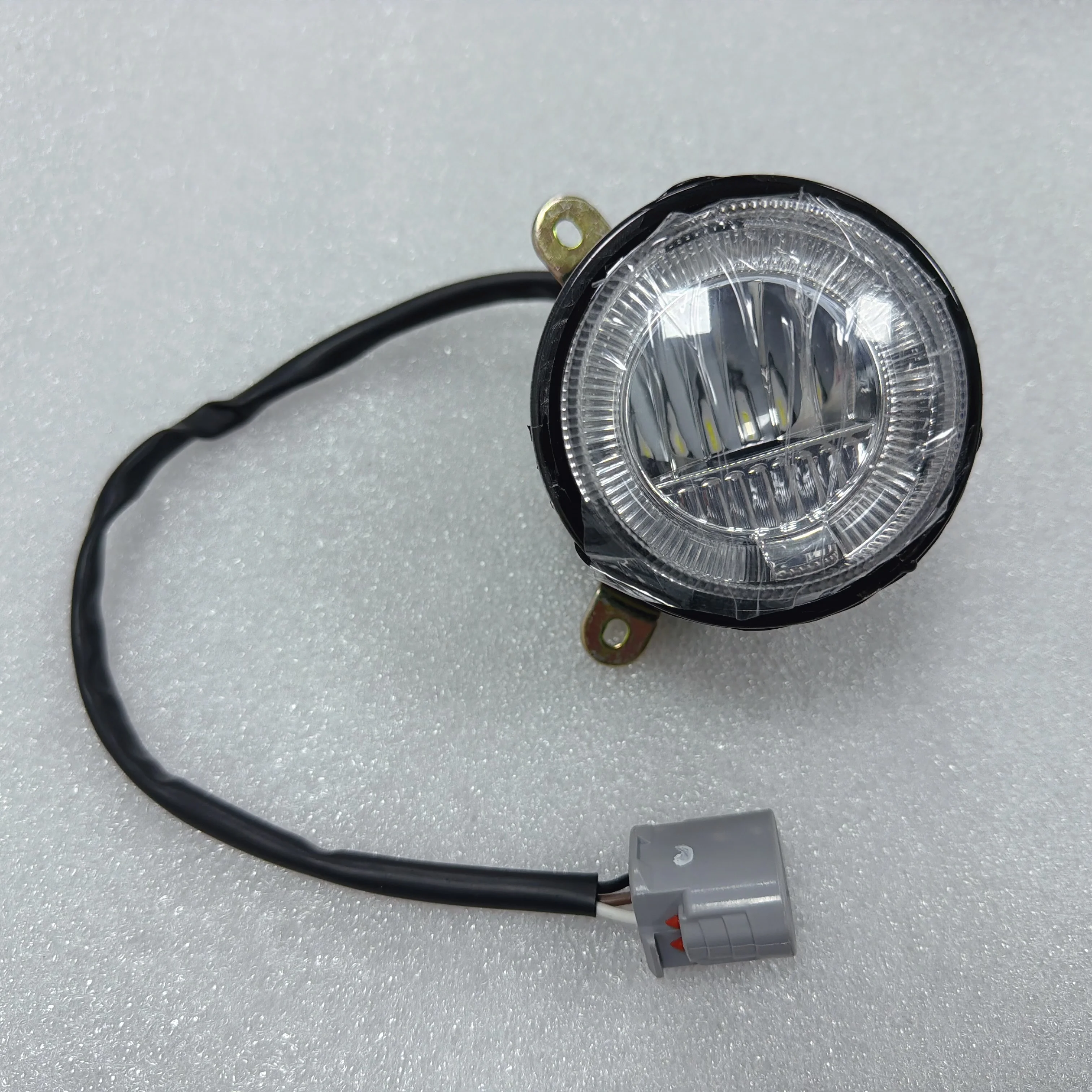 aodes-ads170utv用、純正の3芯防水プラグ、右前部ハイビームライト部品、部品番号：16109060021。