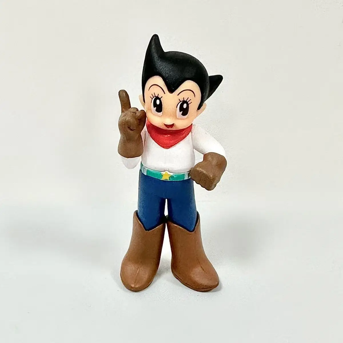 أنيمي الطرفية الحديد جدار أسترو بوي اللكمات وترتدي سماعة لطيف نسخة 5 قطعة عمل نموذج لجسم لعبة 7 سنتيمتر