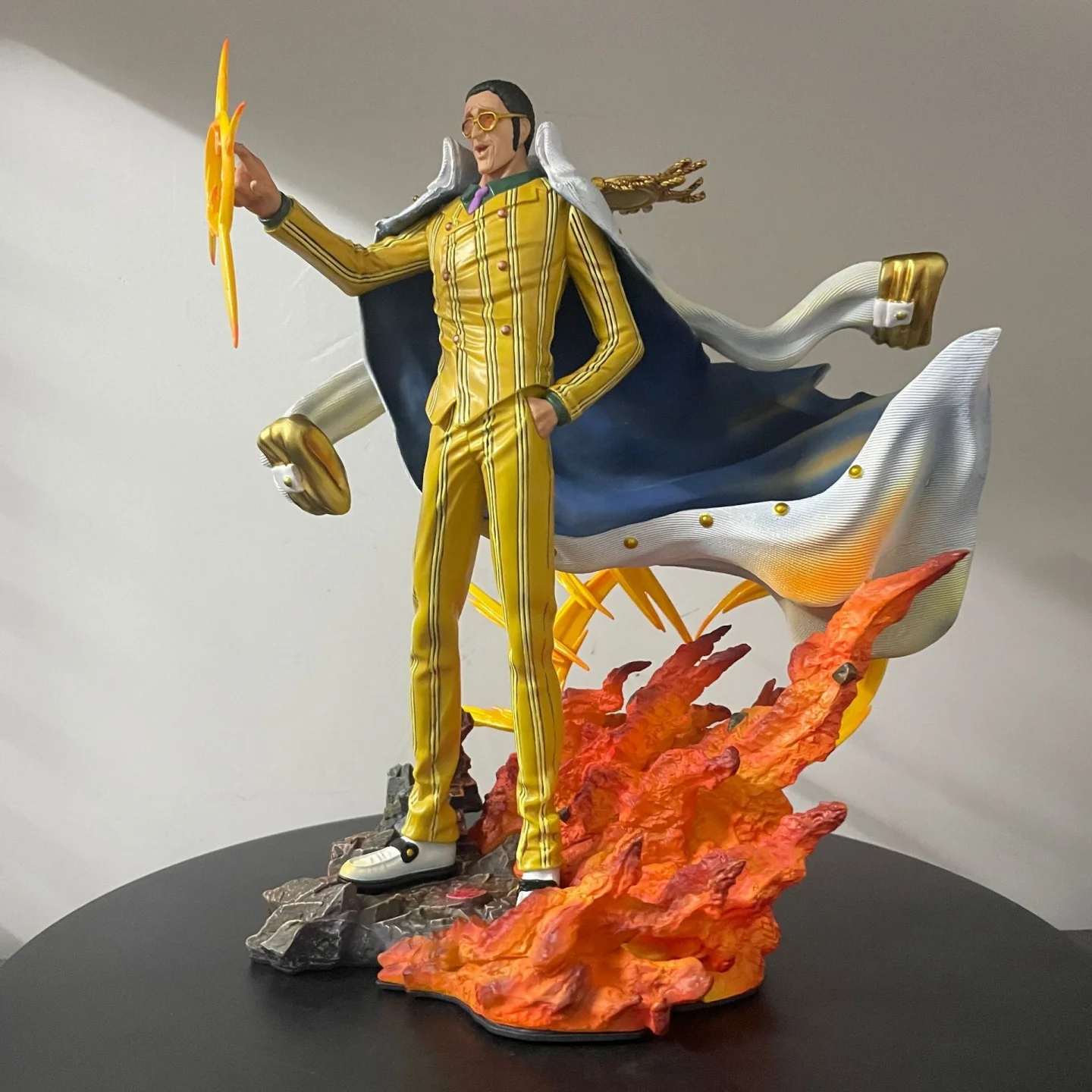 27 centimetri Nuovo One Piece Anime Figura Borsalino Periferico PVC Modello Scena Glow Statua Decorazione Del Desktop Ornamenti Regali Di Compleanno Giocattolo