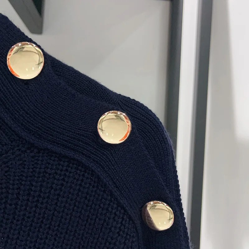 【Cadeau gratuit】 Pull à col haut pour femme, tricot ajusté avec boutons dorés, détail d'épaulette, automne-hiver 2025