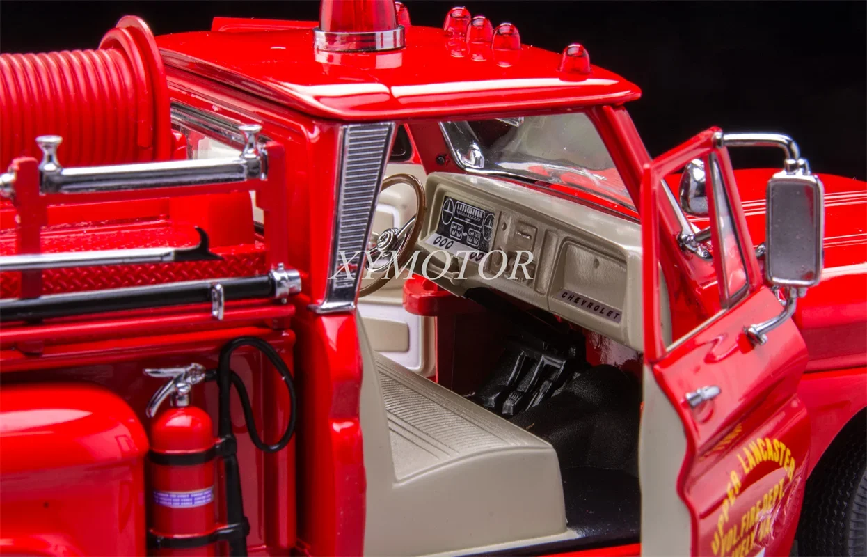 Sunstar 1/18 For Chevrolet C-20 1965 fire engine truck Metal Diecast Model Car Red Toys Gifts Hobby Display Ornaments Collection