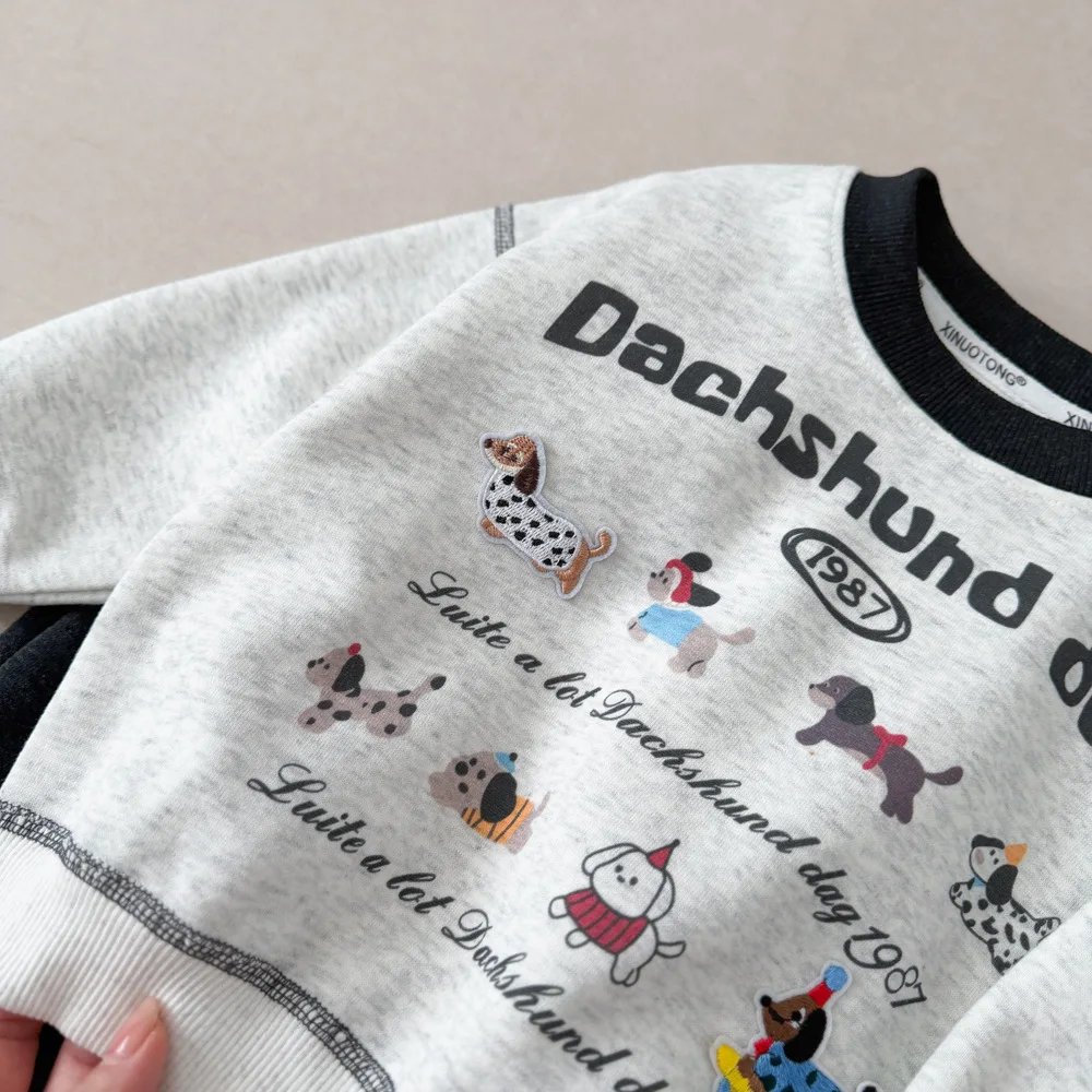 2026 Herbst Kinderbekleidungssets Baby Jungen Mädchen Cartoon Welpen-Print Rundhals-Sweatshirt+Hose 2-teilige Kinder-Freizeitanzüge – Detail 4