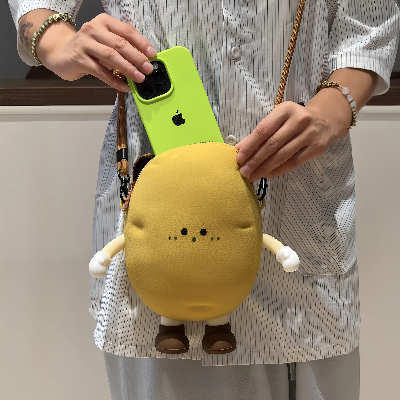 

Cute Large Capaci 3D Mobile Phone Bag Creative Earphone Lipsti Vegetable Storage Bag Crossbody Bag New 2025