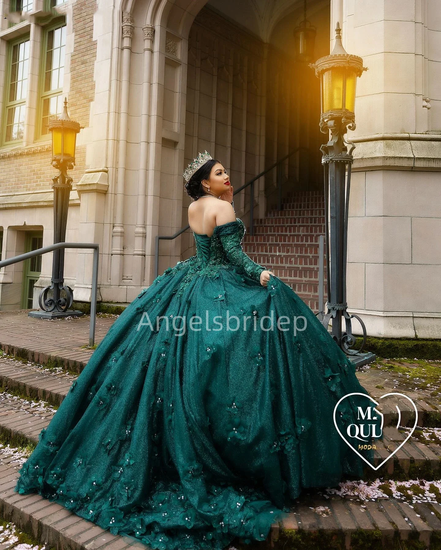 Angelsbride Blackish Green Ball Gown 15 Year Old Quinceanera Dresses With 3D Appliques Long Sleeves Girls Birthday Party Gown