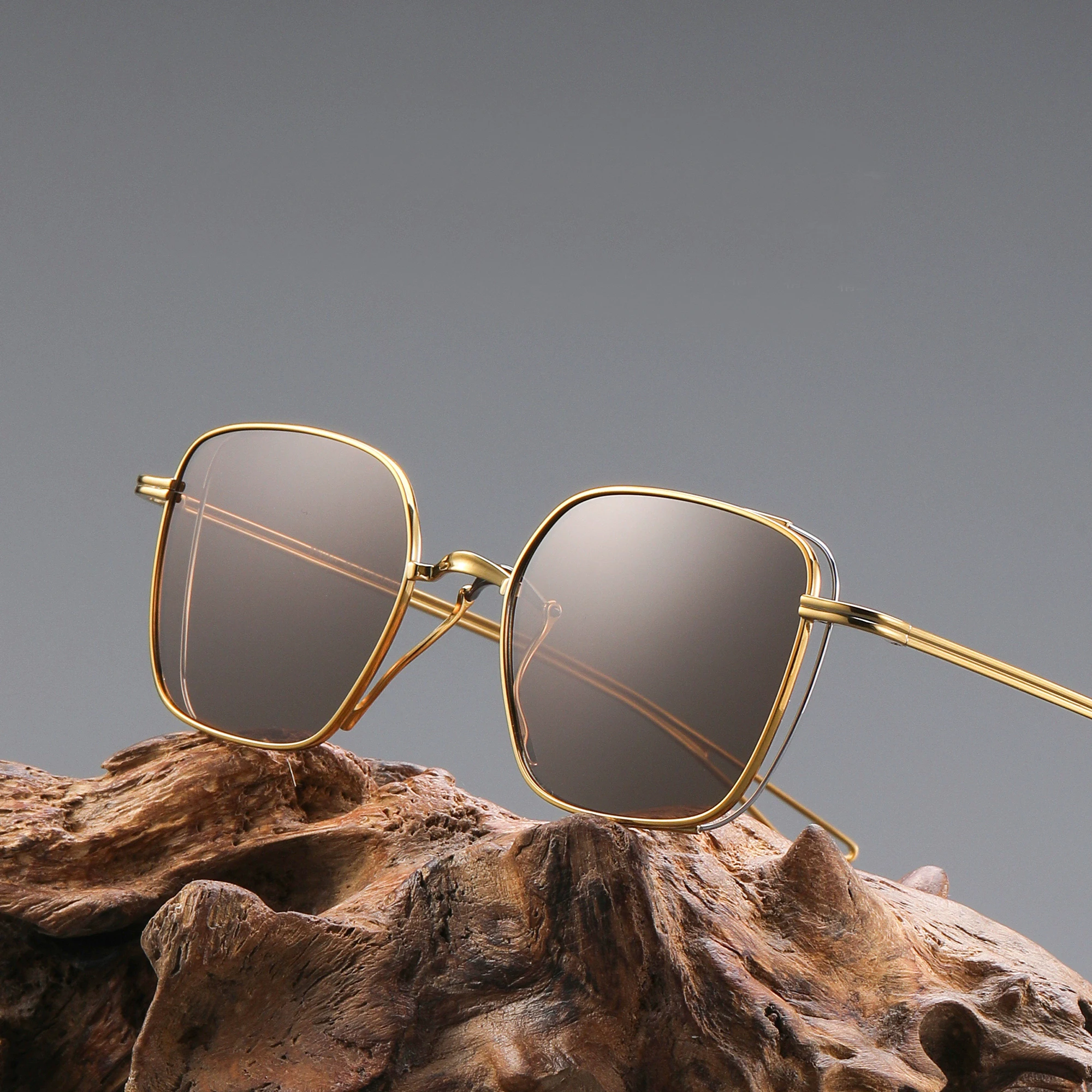 

Стильные квадратные поляризационные солнцезащитные очки из чистого титана для мужчин и женщин, защита от УФ-излучения UV400, дизайн японского бренда, для активного отдыха