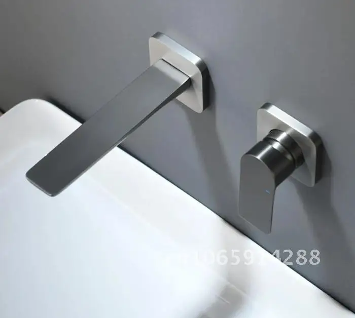 욕실 욕실 장착 건메탈 수도꼭지 매트 그레이 또는 브러시드 골드 벽 핫 탭 벽 믹서 벽 믹서 숨겨진 냉수 및