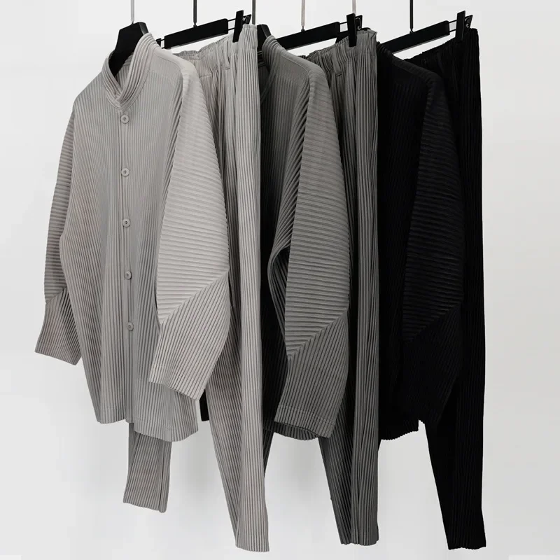 Miyake Pleated Casual Solid Pants Men Japanese Fold Design 2025 Spring Summer Loose Casual Straight Pants Slim Men's Clothing