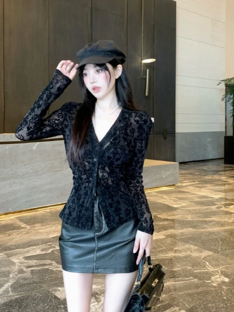 Spring Black Blouse Slim V Neck Sexy Casual Women Shirts Flocking Lace Lace Y2k Tess Chic Vintage Elegant Blusas De Mujer