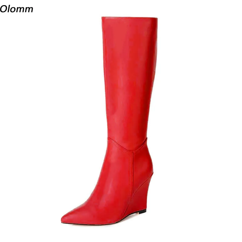 

Olomm новые женские зимние сапоги до колена из искусственной кожи с боковой молнией на танкетке, красные клубные туфли с острым носком, размер США 5-15