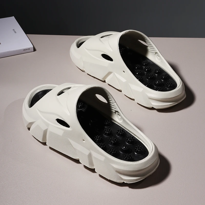 Thumbnail 3 - #39 Flip Flops Comparison Guide