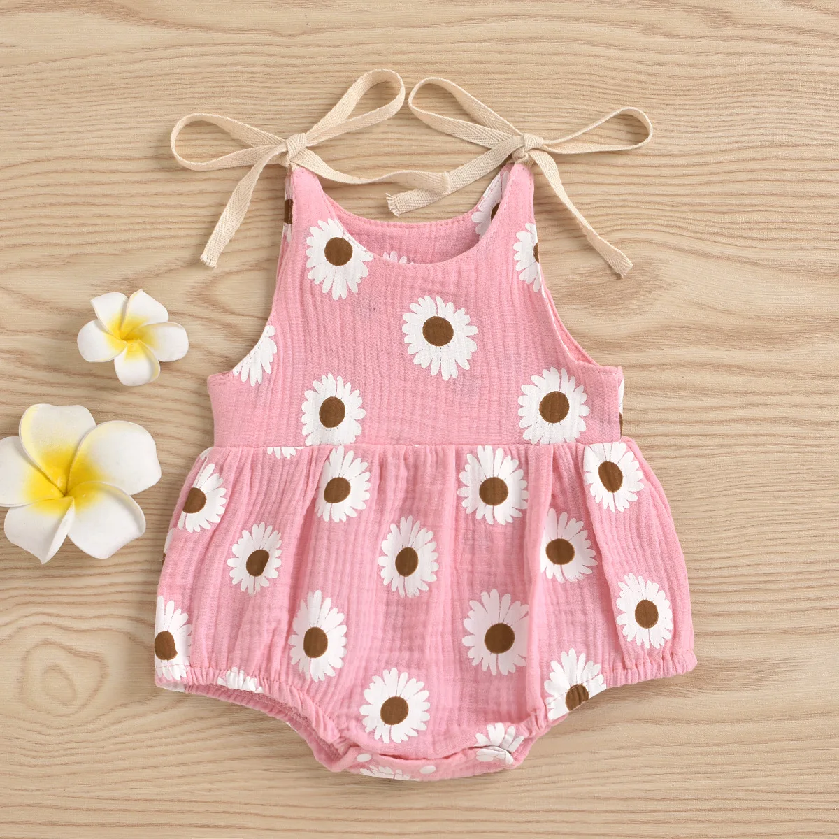 Macacão de verão para bebê menina com estampa de crisântemo, doce e fofo.