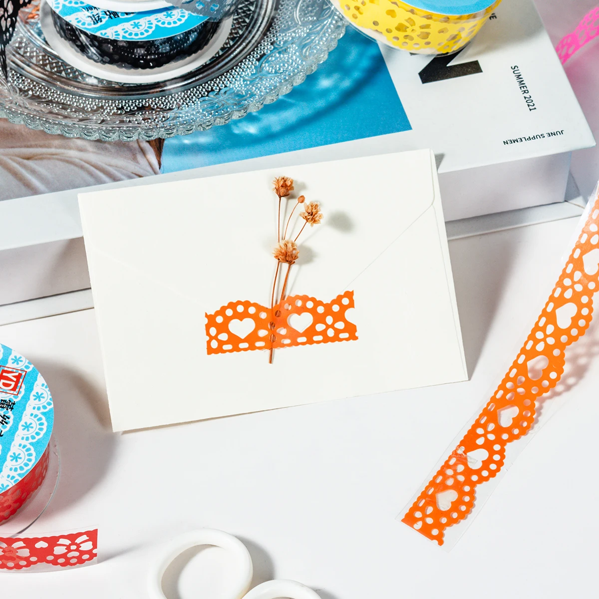 1 ロールのクリエイティブなレーススタイルの PET 防水素材テープ、DIY クリップブックやギフトボックスに適しており、ファッショナブルで美しいです。