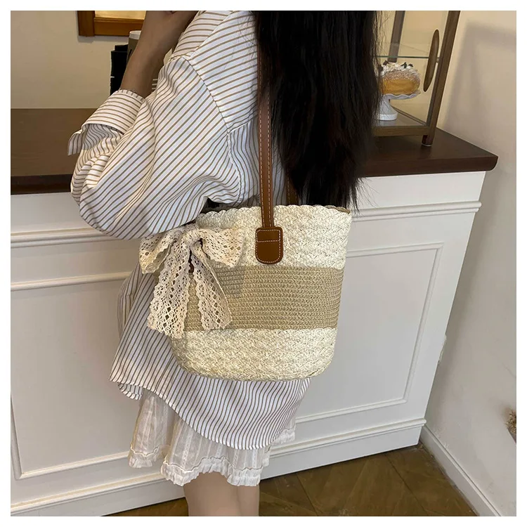 

Korean Style Casual Lace Butterfly Color-Block Bucket Bag Large Capacity Summer Shoulder Bag with Exquisite and Fresh Design