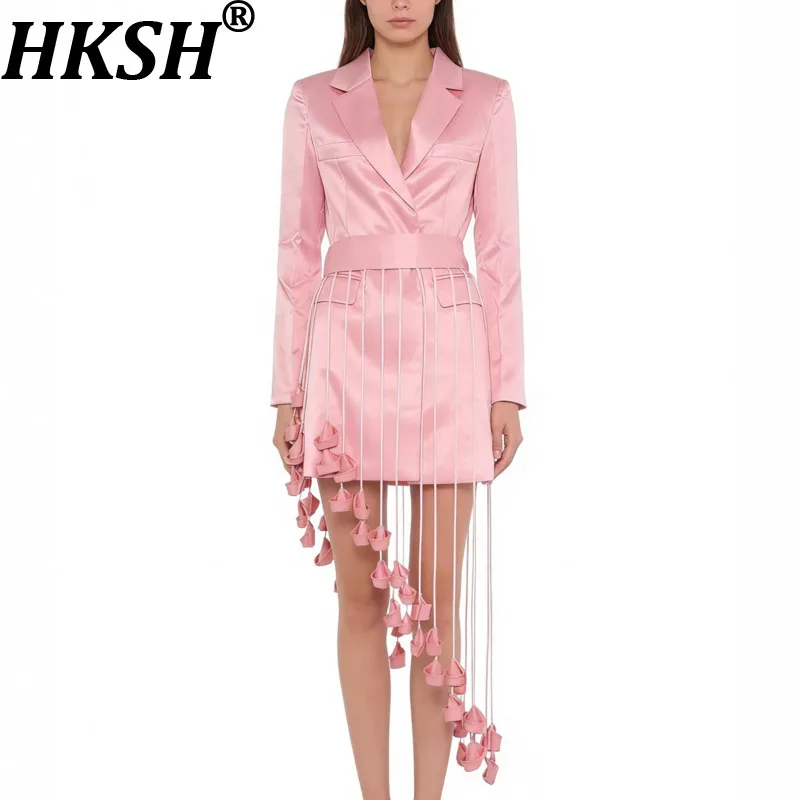 

HKSH Women Chic Gown Blazer Dress Notched Collar Long Sleeves Waist Cinching Asymmetrical Tassel Flower High-end Dresses HK21559