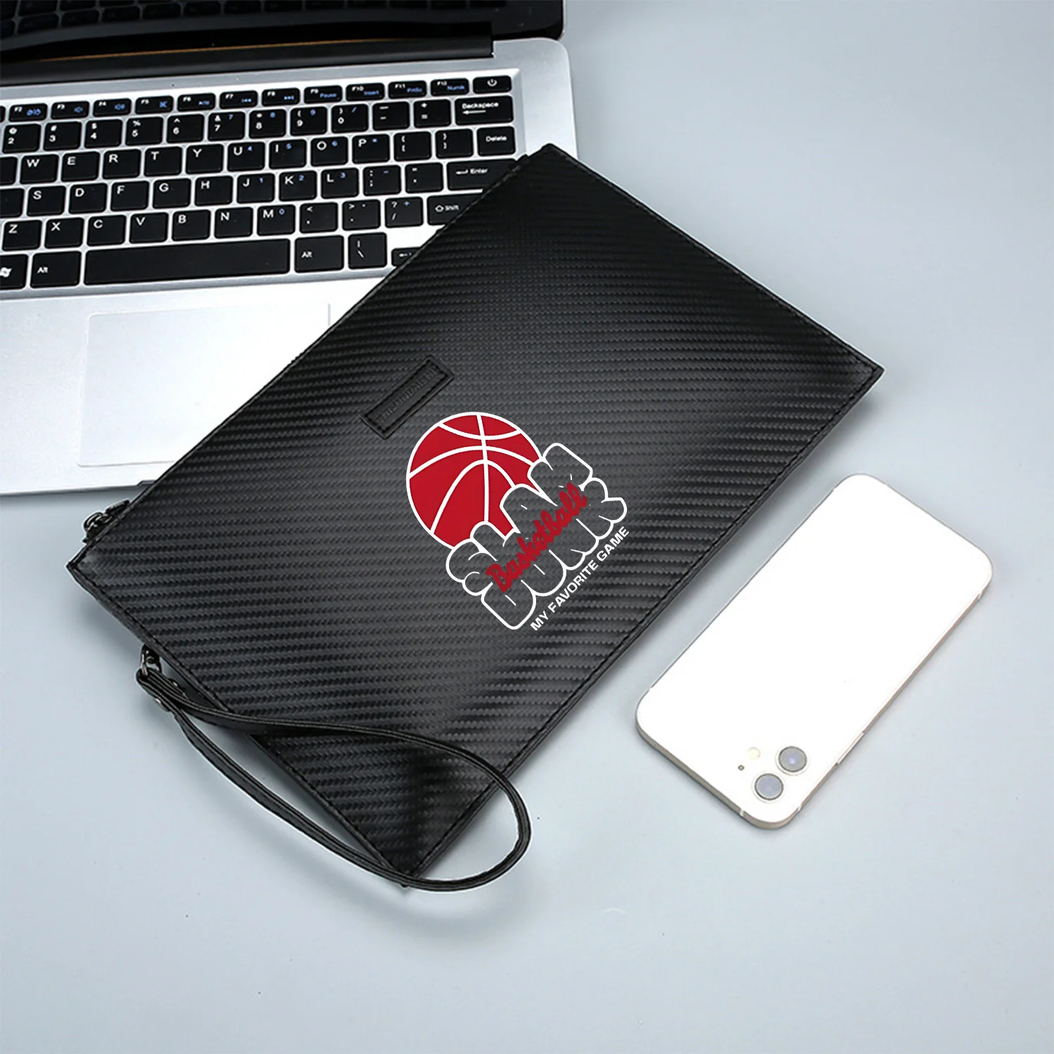 حقيبة يد رجالية من البولي يوريثان بتصميم رياضي مفضل للعبة كرة السلة Slam Dunk، عصرية وعملية للحمل اليومي