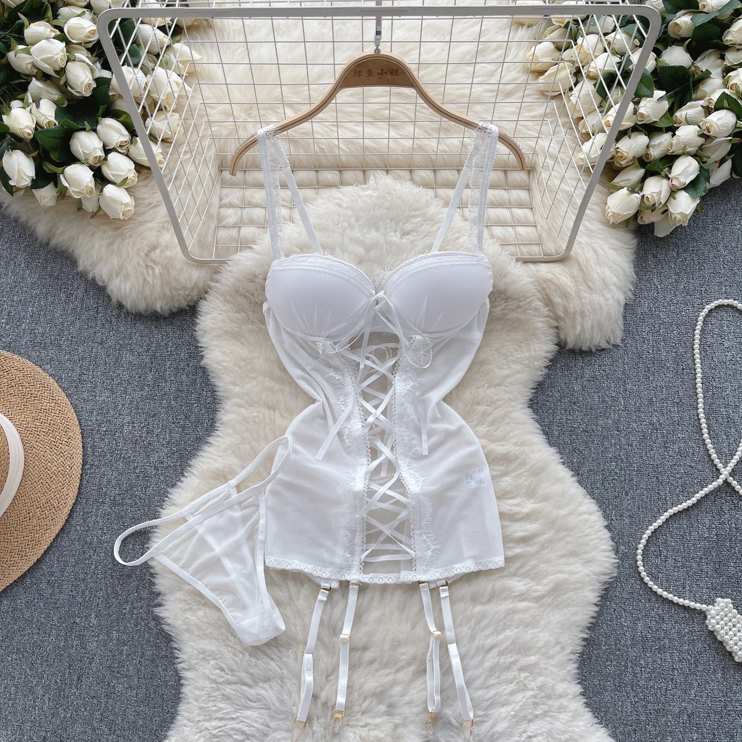 

Порно чувственное нижнее белье на шнуровке, костюмы, женское нижнее белье, сексуальное ночное белье + стринги с открытой спиной, тонкая ночная рубашка