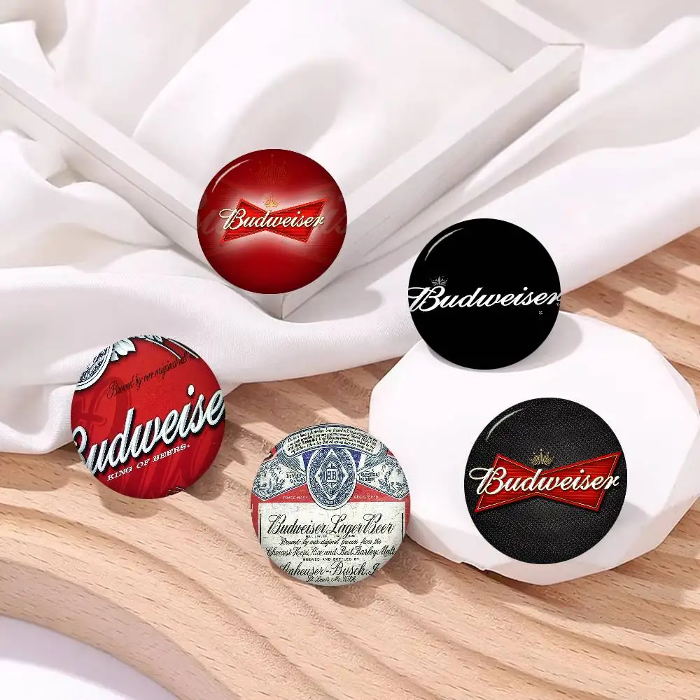 B-Budweiser Classic-Relaxed Tinplate Pin Button Custom Anime Role Old-school Brooch Cartoon Collar Badge Jewelry Gift Fans