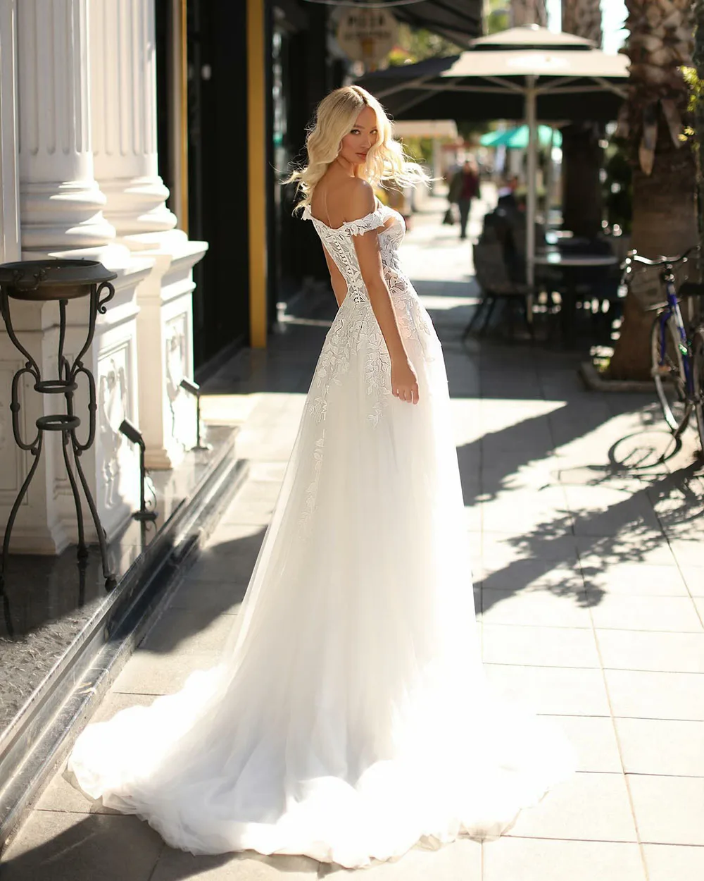 فستان زفاف فاخر مخصص 2025 قبالة الكتف الدانتيل زين تول ألف خط فستان زفاف مشد رومانسي بوهو فستان عروس أبيض