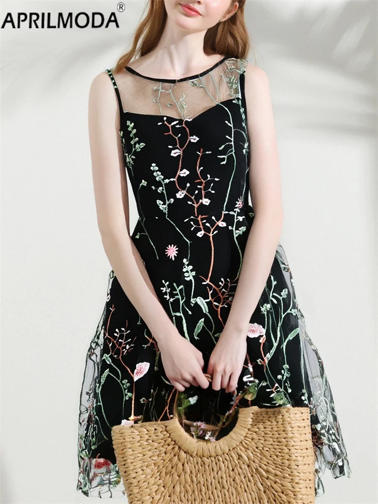 

2025 Elegant Mesh Embroidery Vintage Hepburn Evening Dress for Women Black Red Sleeveless A-Line Dress Retro A Line Dresses