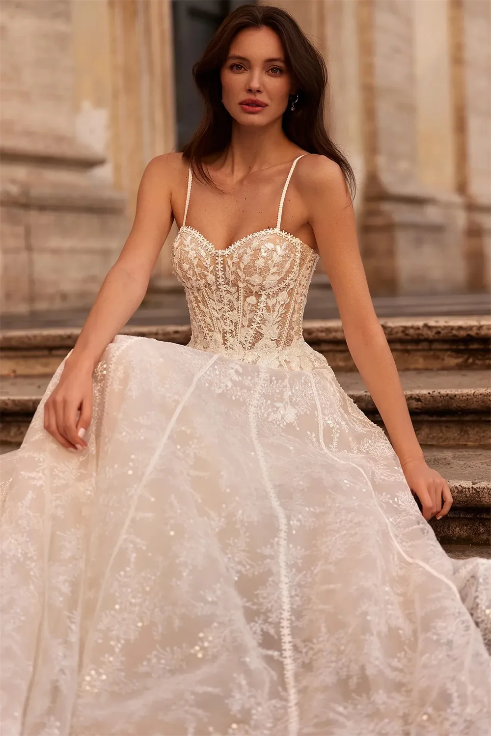 도쿄 맞춤형 화이트 오프숄더 웨딩드레스 탈부착 가능한 소매 뒤 지퍼 브라이덜 가운 A라인 코트 트레인 웨딩드레스