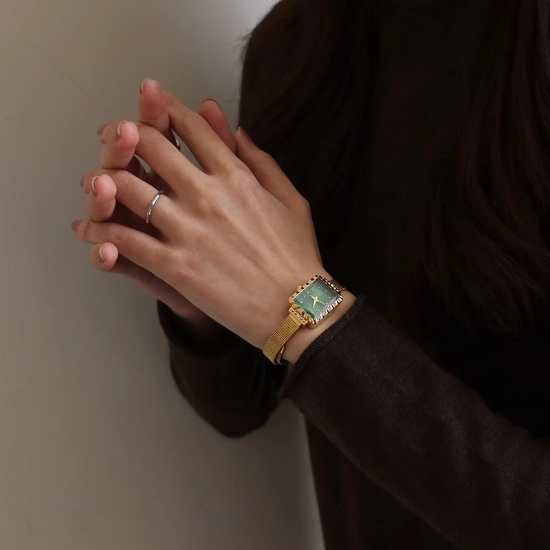 Vintage Women's Rectangular Bracelet Quartz Watch Medieval Elegant Clock Waterproof Ladies Watch