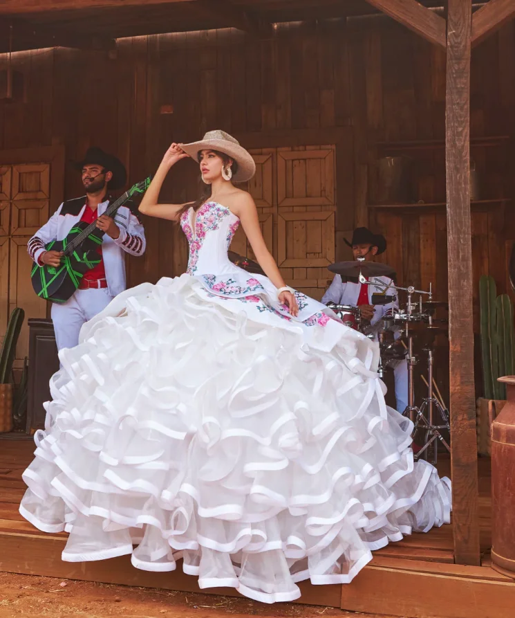 White Quinceanera Dress Mexican Corset Poncho 2025 Deluxe Floral Embroidered Birthday Ball Gowns vestidos de fiesta