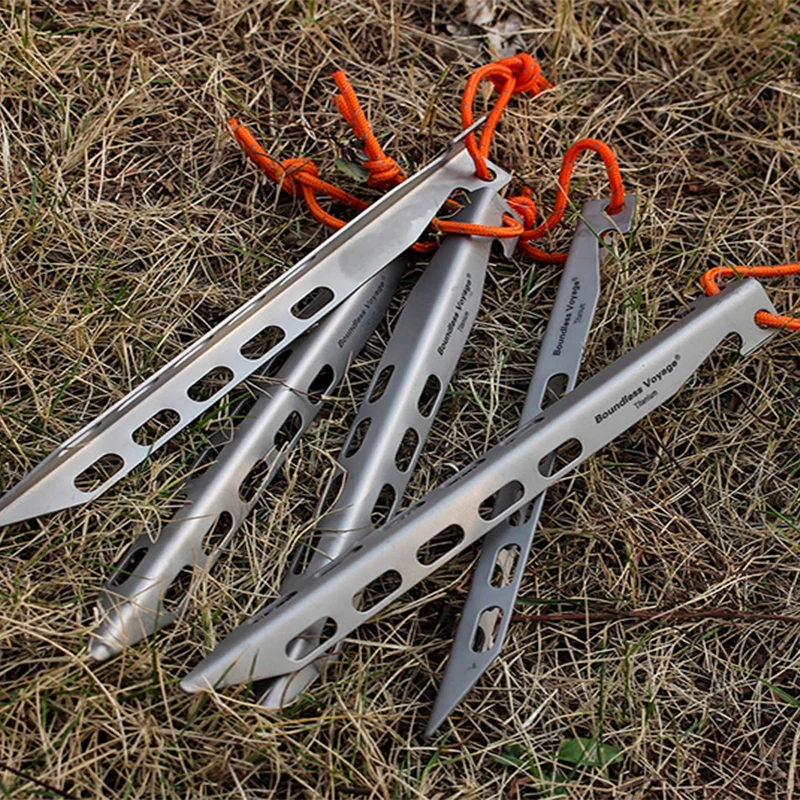 

8pcs/set Titanium Tent Stakes Pegs Ultralight Outdoor Camping Awning Canopy Nails V-type Tent Nails 20cm