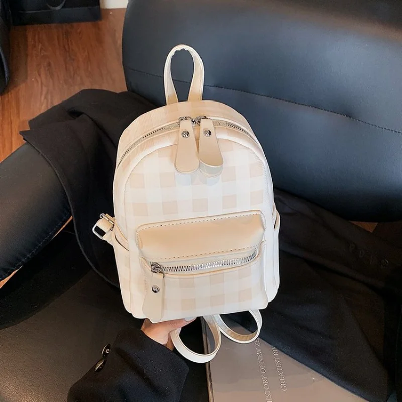 

Women's Handbag Crafted From Fine Leather Featuring Trendy Commuter Design And Famous Vintage Paris Look ​