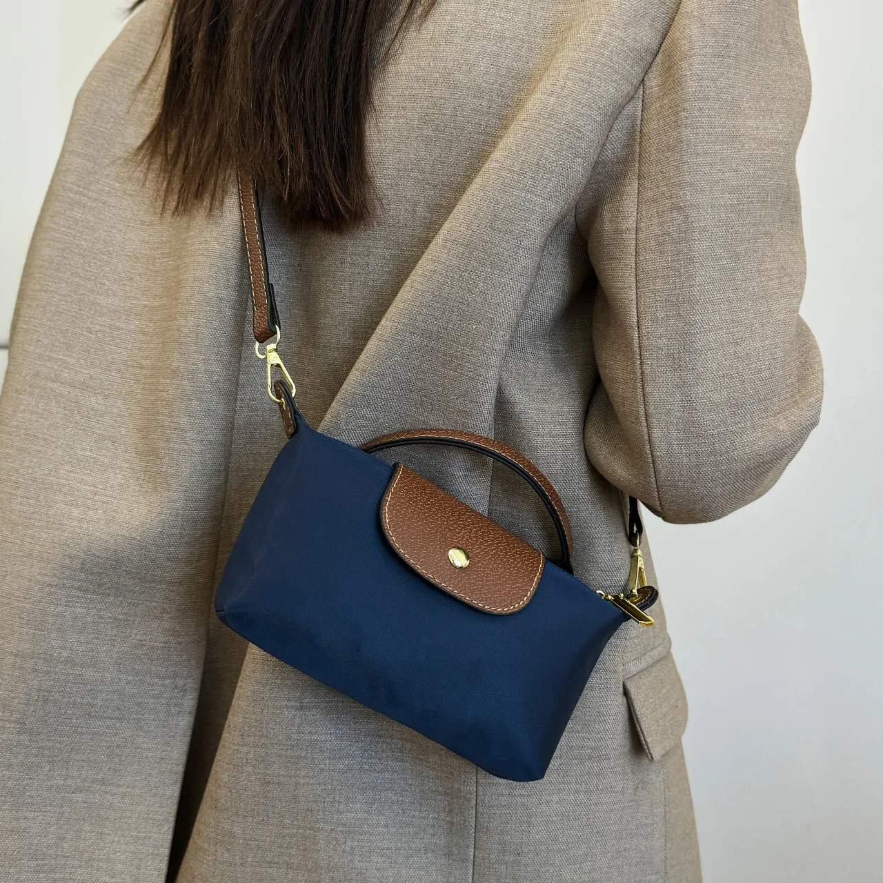 

Popular New Product Fashion Handbag, Female Personality Versatile Dumpling Bag, Lightweight Crossbody Bag