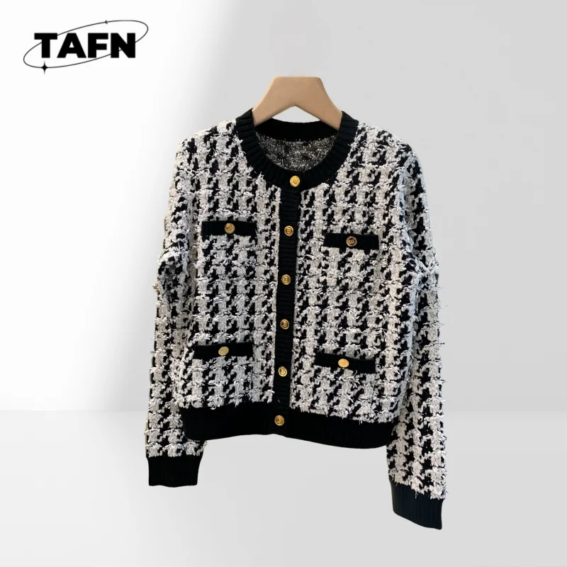 

Elegant Vintage Style Cashmere Cardigan 2025, Warm and Soft for Everyday Casual Use Warm Stylish for Everyday Casual WearAI1509