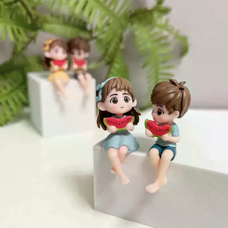 1Pair Watermelon Eating Couple Figurine Lovers Figures Couple Miniature Boy Girl Model Princess Fairy Garden Car Ornaments