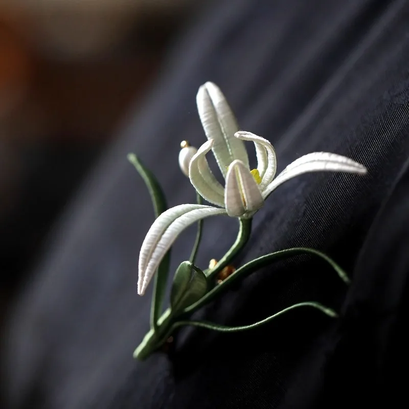 New Chinese brooch women's national style pin accessories handmade flower-wrapped magnolia cheongsam tea clothes fashionable exq