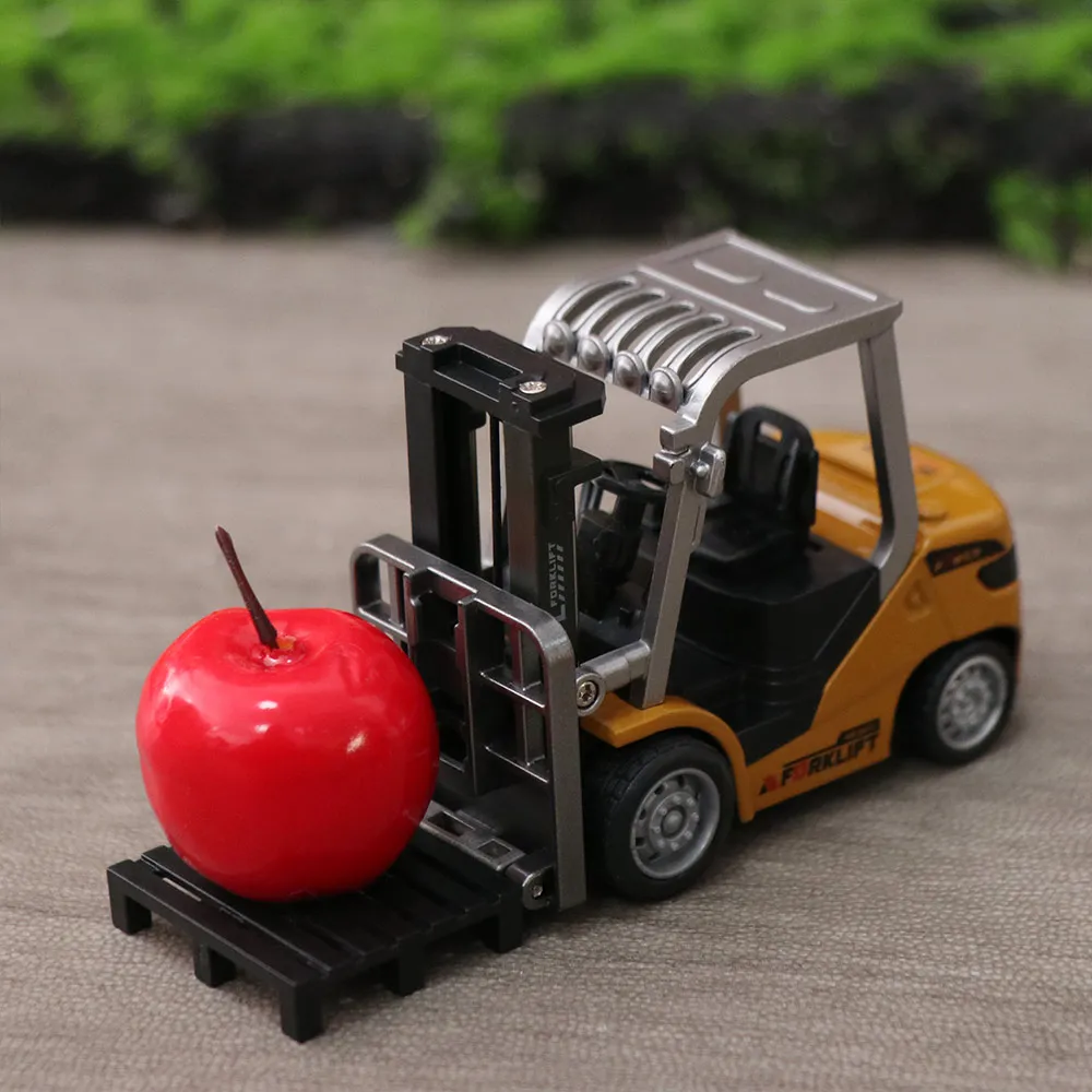 Full Proportion Remote Control Forklift Variable Speed Lighting Effects Mini Forklift 2.4g Remote Alloy Material