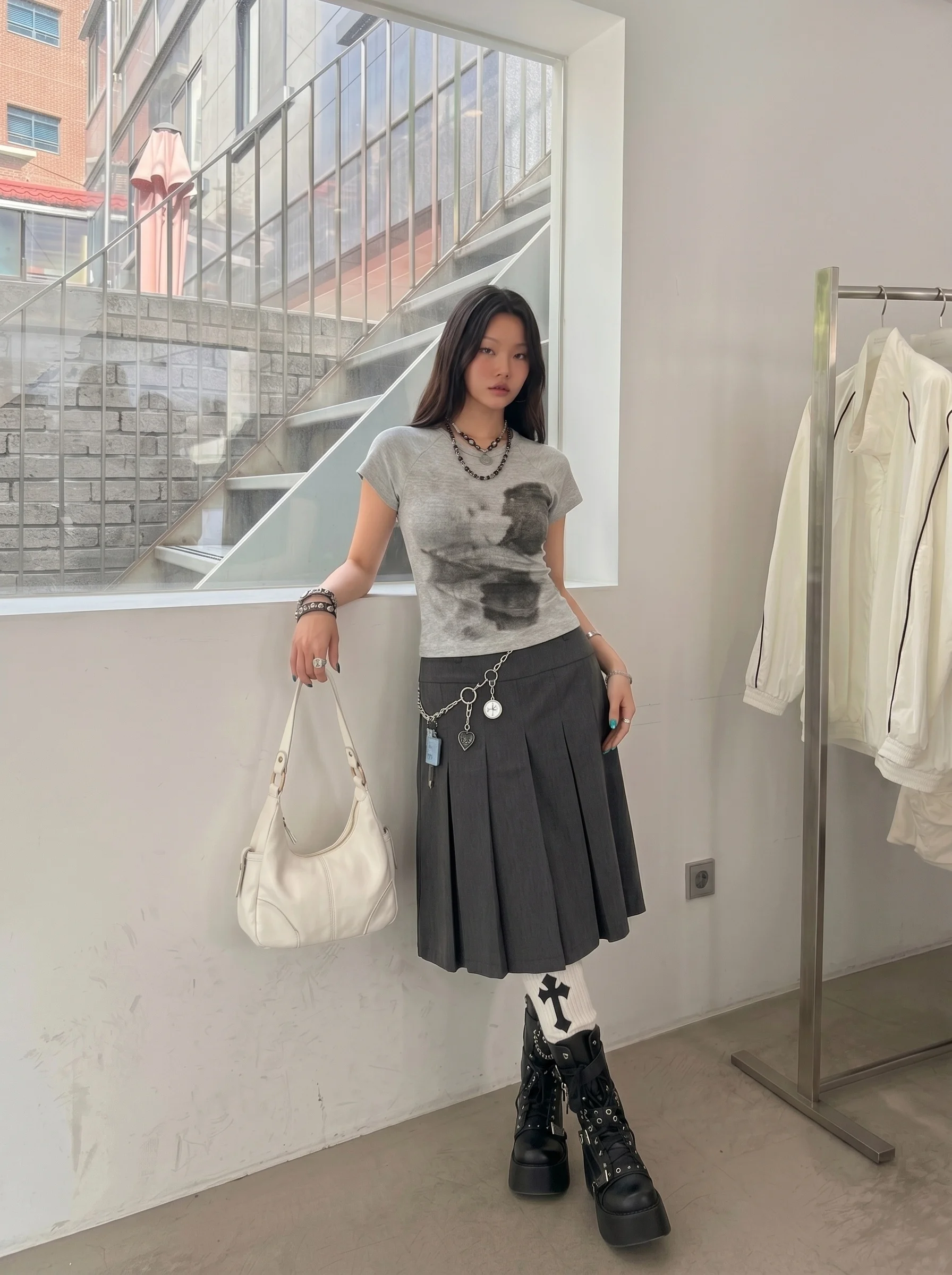 Retro American Pixel Bear Short Sleeve Slim Fit Women's T-shirt Shoulder Width Regular Casual Style Cotton Blend Summer Top