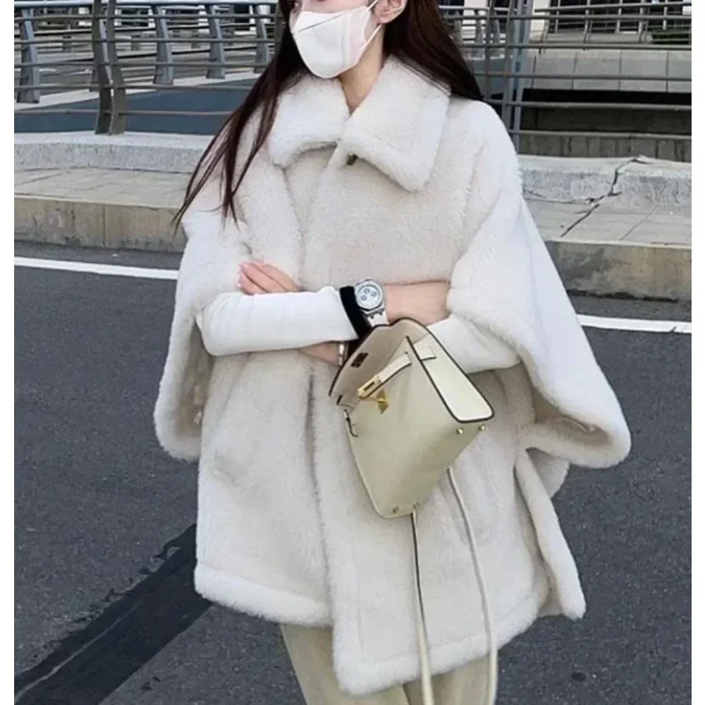 

Women's Teddy Bear Cape Coat Loose Alpaca Shawl Classic Camel Mala Short Jacket Women's Winter Jacket 2024 New